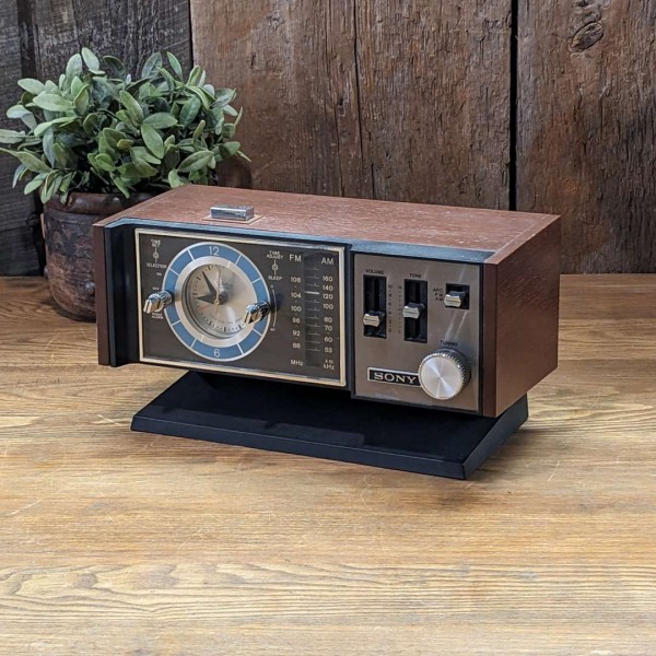 Radio réveil Sony vintage, électrique station AM-FM